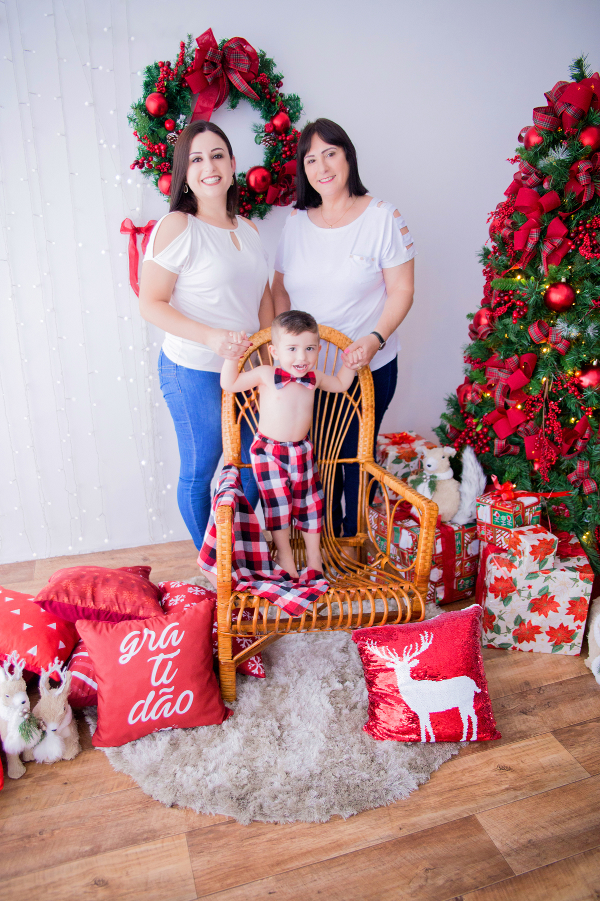acompanhamento mensal de bebe caxias do sul figurino cenario tematico  personagem foto infantil serra gaucha fotografia familia mundo azul rosa ensaio fotografico crianca newborn baby menino menina smash the cake esmague o bolo banheira urso circo
