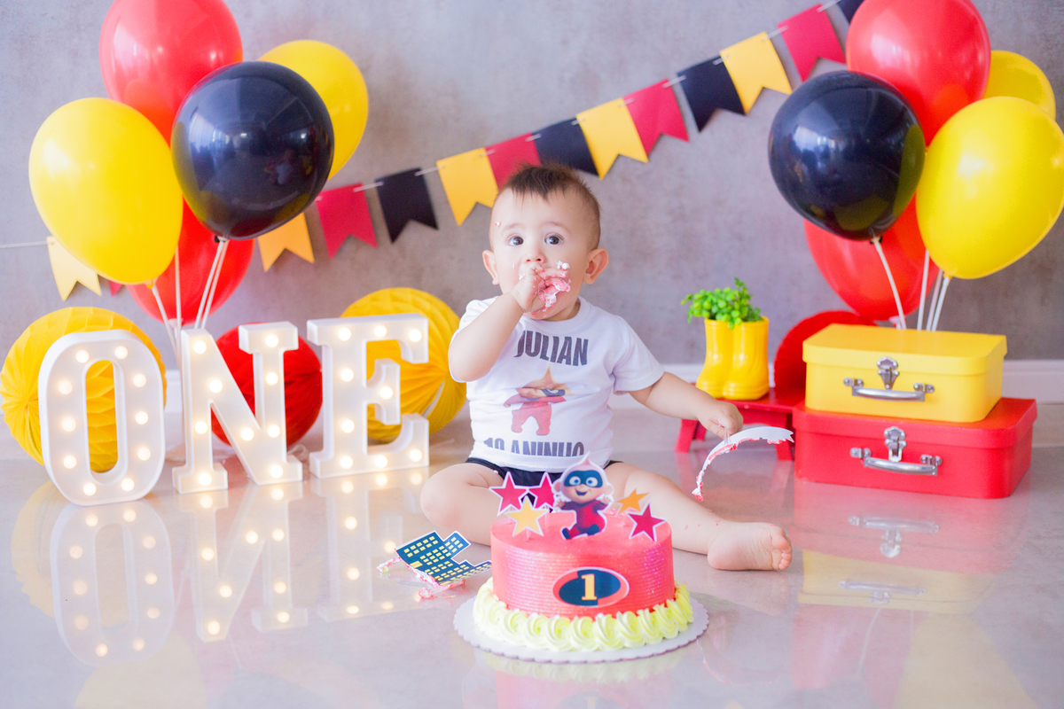 acompanhamento mensal de bebe caxias do sul figurino cenario tematico  personagem foto infantil serra gaucha fotografia familia mundo azul rosa ensaio fotografico crianca newborn baby menino menina smash the cake esmague o bolo banheira urso circo