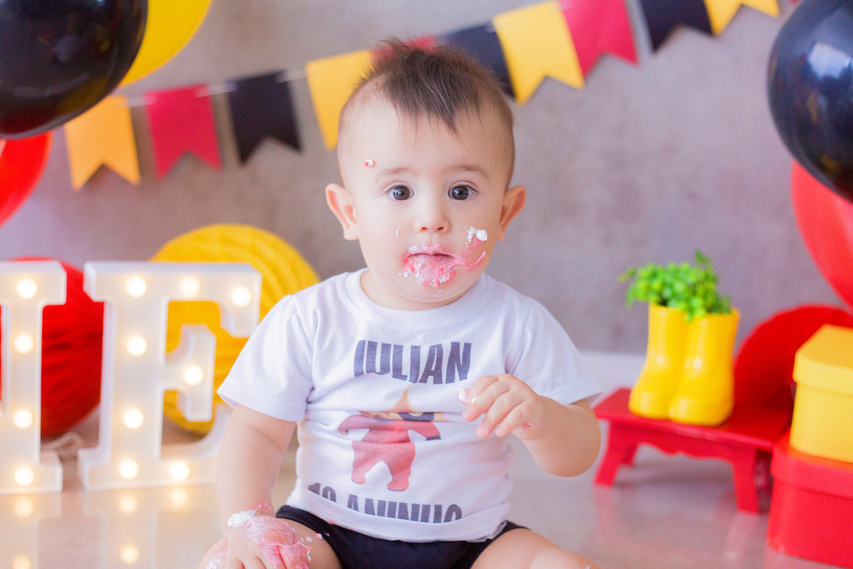 acompanhamento mensal de bebe caxias do sul figurino cenario tematico  personagem foto infantil serra gaucha fotografia familia mundo azul rosa ensaio fotografico crianca newborn baby menino menina smash the cake esmague o bolo banheira urso circo