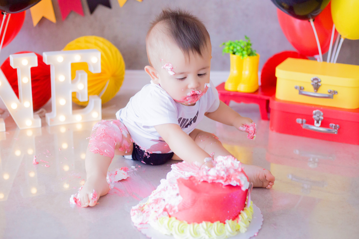 acompanhamento mensal de bebe caxias do sul figurino cenario tematico  personagem foto infantil serra gaucha fotografia familia mundo azul rosa ensaio fotografico crianca newborn baby menino menina smash the cake esmague o bolo banheira urso circo