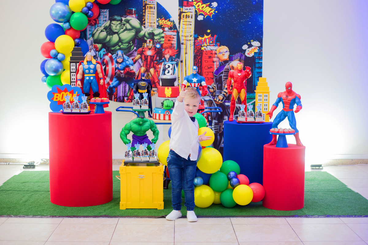 acompanhamento mensal de bebe caxias do sul figurino cenario tematico  personagem foto infantil serra gaucha fotografia familia mundo azul rosa ensaio fotografico crianca newborn baby menino menina smash the cake esmague o bolo banheira urso circo