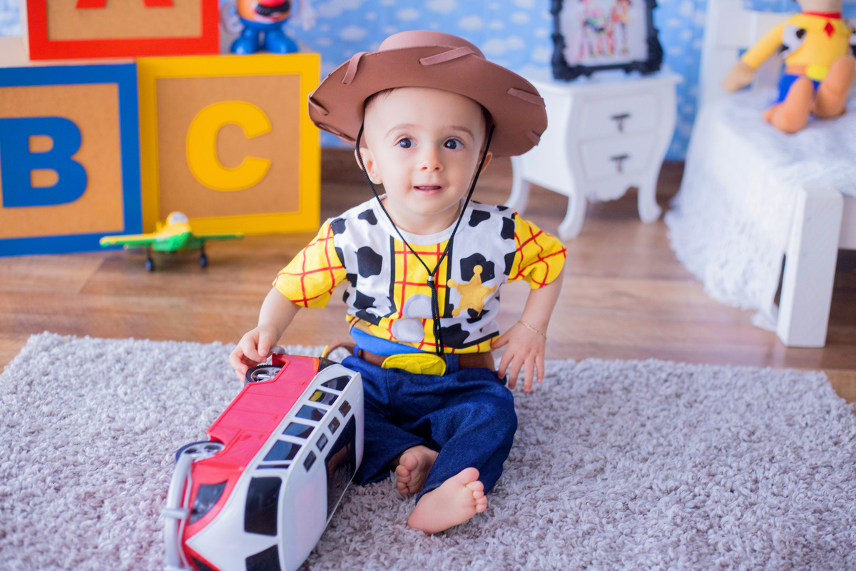 acompanhamento mensal de bebe caxias do sul figurino cenario tematico  personagem foto infantil serra gaucha fotografia familia mundo azul rosa ensaio fotografico crianca newborn baby menino menina smash the cake esmague o bolo banheira urso circo