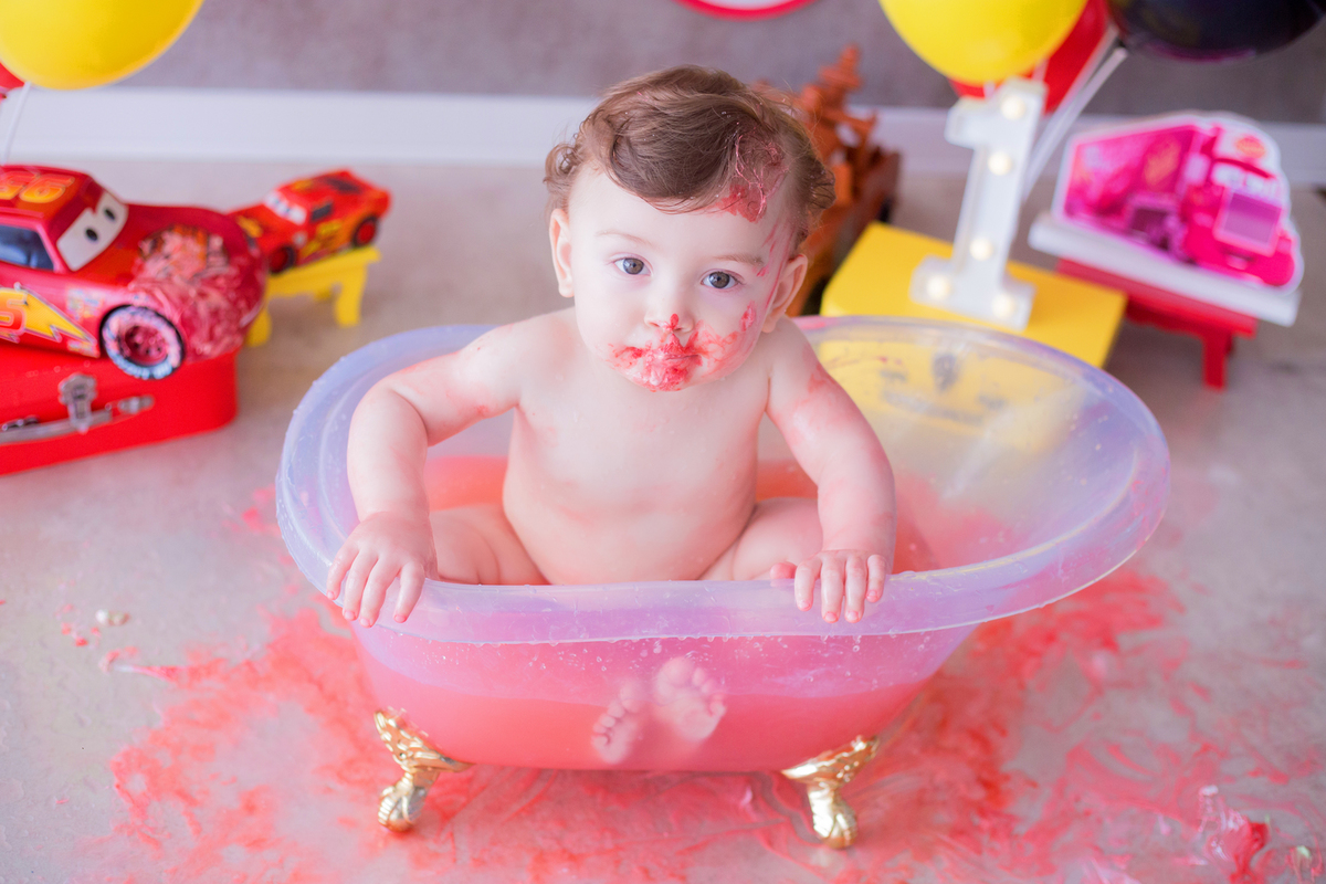 acompanhamento mensal de bebe caxias do sul figurino cenario tematico  personagem foto infantil serra gaucha fotografia familia mundo azul rosa ensaio fotografico crianca newborn baby menino menina smash the cake esmague o bolo banheira urso circo