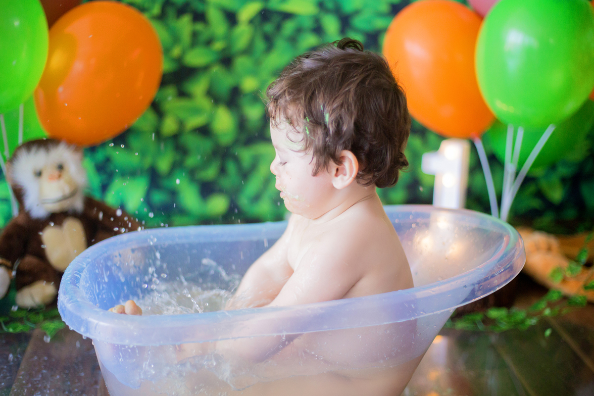 acompanhamento mensal de bebe caxias do sul figurino cenario tematico  personagem foto infantil serra gaucha fotografia familia mundo azul rosa ensaio fotografico crianca newborn baby menino menina smash the cake esmague o bolo banheira urso circo