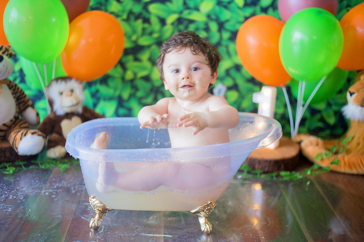acompanhamento mensal de bebe caxias do sul figurino cenario tematico  personagem foto infantil serra gaucha fotografia familia mundo azul rosa ensaio fotografico crianca newborn baby menino menina smash the cake esmague o bolo banheira urso circo