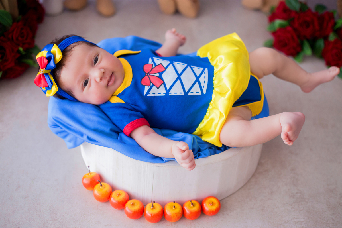 acompanhamento mensal de bebe caxias do sul figurino cenario tematico  personagem foto infantil serra gaucha fotografia familia mundo azul rosa ensaio fotografico crianca newborn baby menino menina smash the cake esmague o bolo banheira urso circo