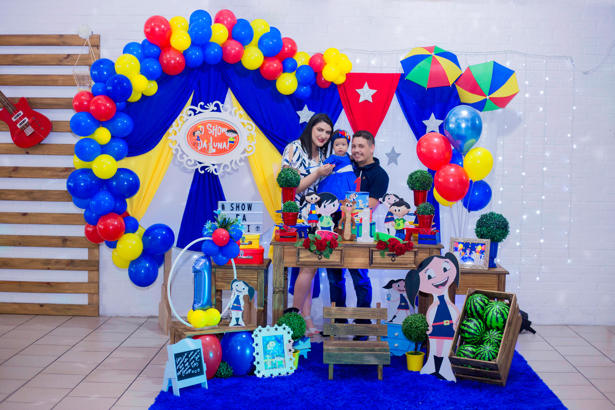 acompanhamento mensal de bebe caxias do sul figurino cenario tematico  personagem foto infantil serra gaucha fotografia familia mundo azul rosa ensaio fotografico crianca newborn baby menino menina smash the cake esmague o bolo banheira urso circo