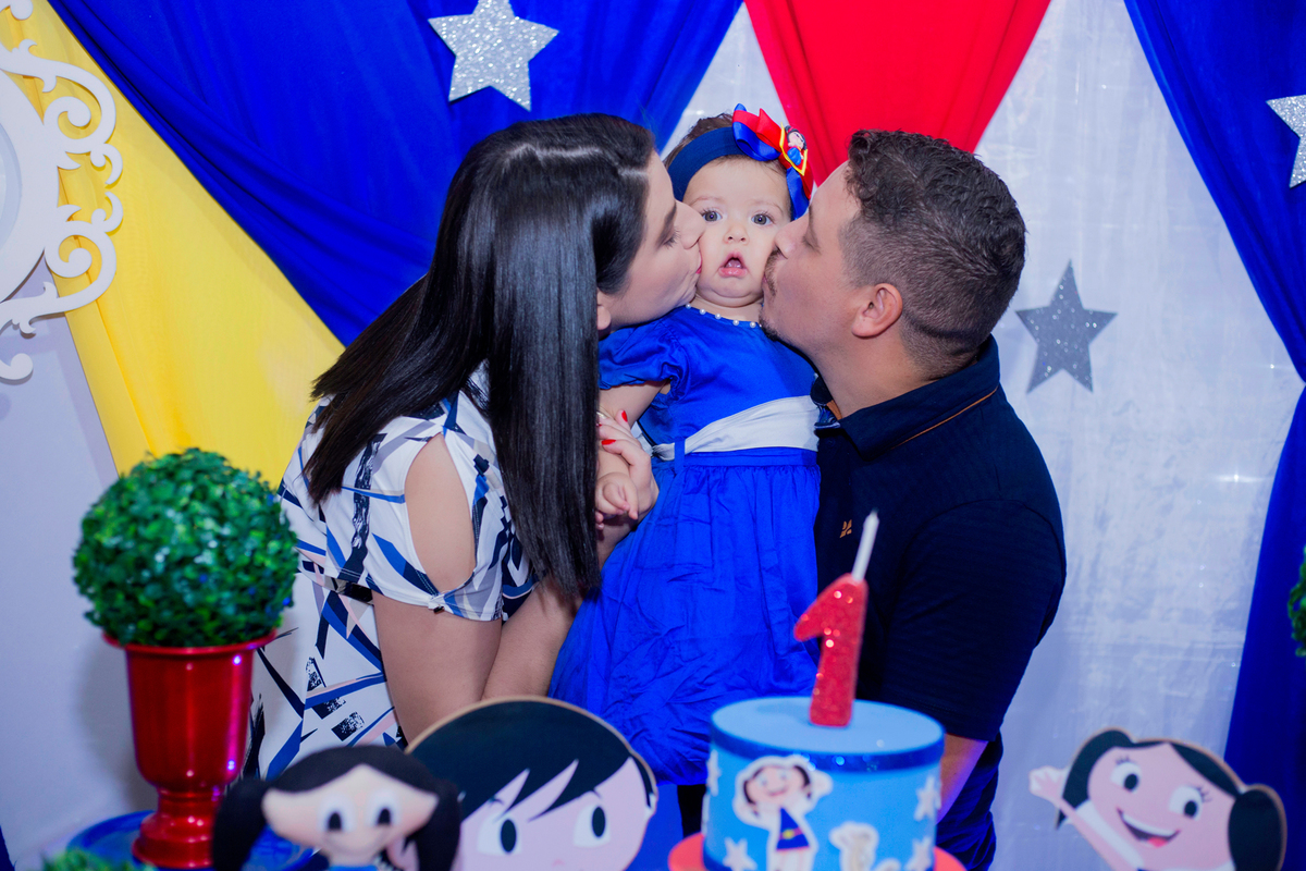 acompanhamento mensal de bebe caxias do sul figurino cenario tematico  personagem foto infantil serra gaucha fotografia familia mundo azul rosa ensaio fotografico crianca newborn baby menino menina smash the cake esmague o bolo banheira urso circo