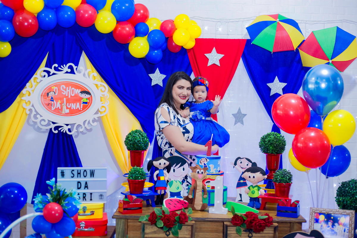 acompanhamento mensal de bebe caxias do sul figurino cenario tematico  personagem foto infantil serra gaucha fotografia familia mundo azul rosa ensaio fotografico crianca newborn baby menino menina smash the cake esmague o bolo banheira urso circo
