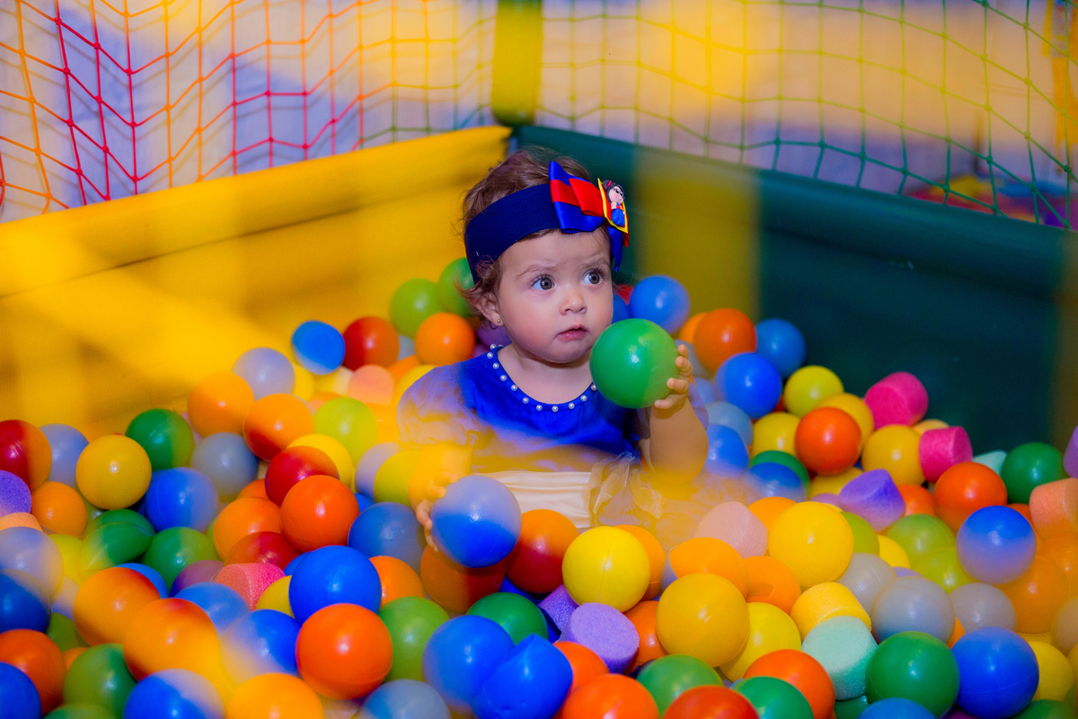 acompanhamento mensal de bebe caxias do sul figurino cenario tematico  personagem foto infantil serra gaucha fotografia familia mundo azul rosa ensaio fotografico crianca newborn baby menino menina smash the cake esmague o bolo banheira urso circo