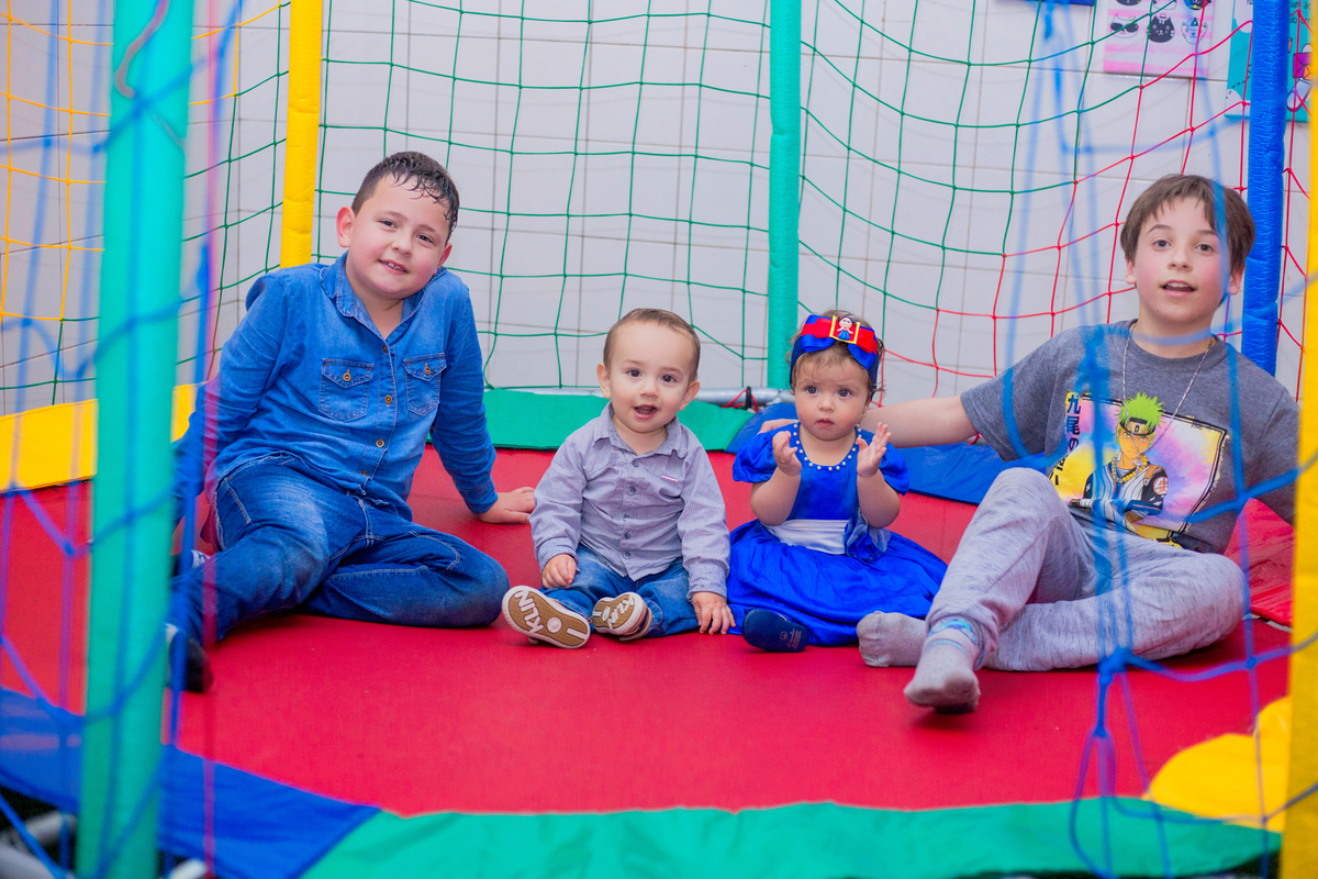 acompanhamento mensal de bebe caxias do sul figurino cenario tematico  personagem foto infantil serra gaucha fotografia familia mundo azul rosa ensaio fotografico crianca newborn baby menino menina smash the cake esmague o bolo banheira urso circo