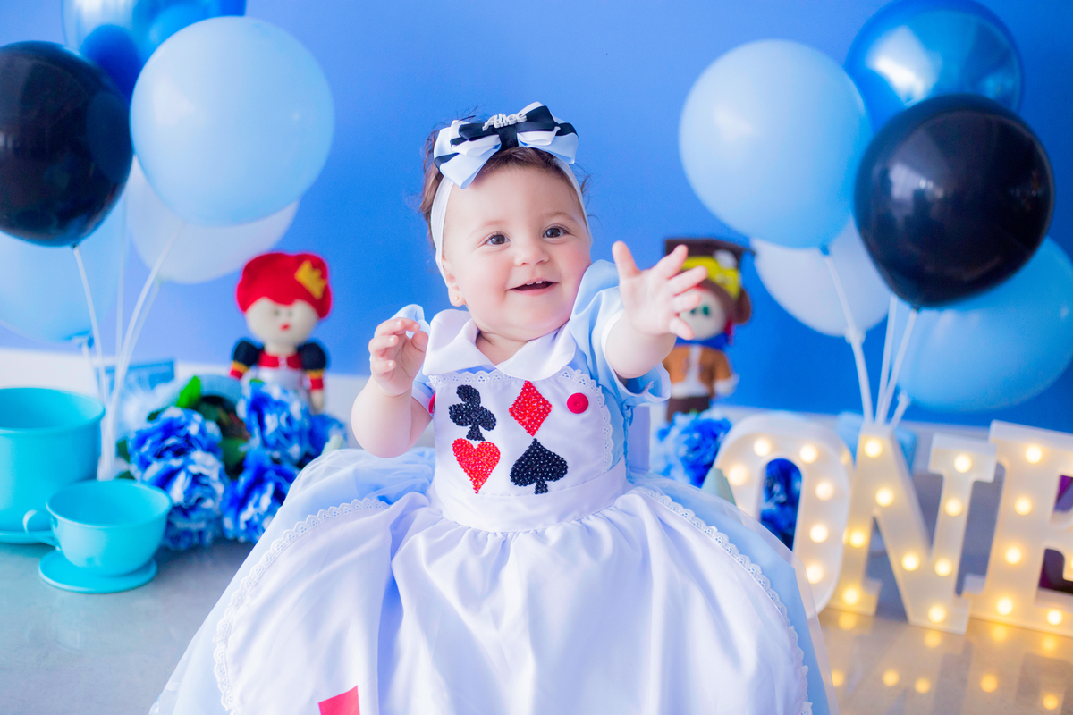 acompanhamento mensal de bebe caxias do sul figurino cenario tematico  personagem foto infantil serra gaucha fotografia familia mundo azul rosa ensaio fotografico crianca newborn baby menino menina smash the cake esmague o bolo banheira urso circo
