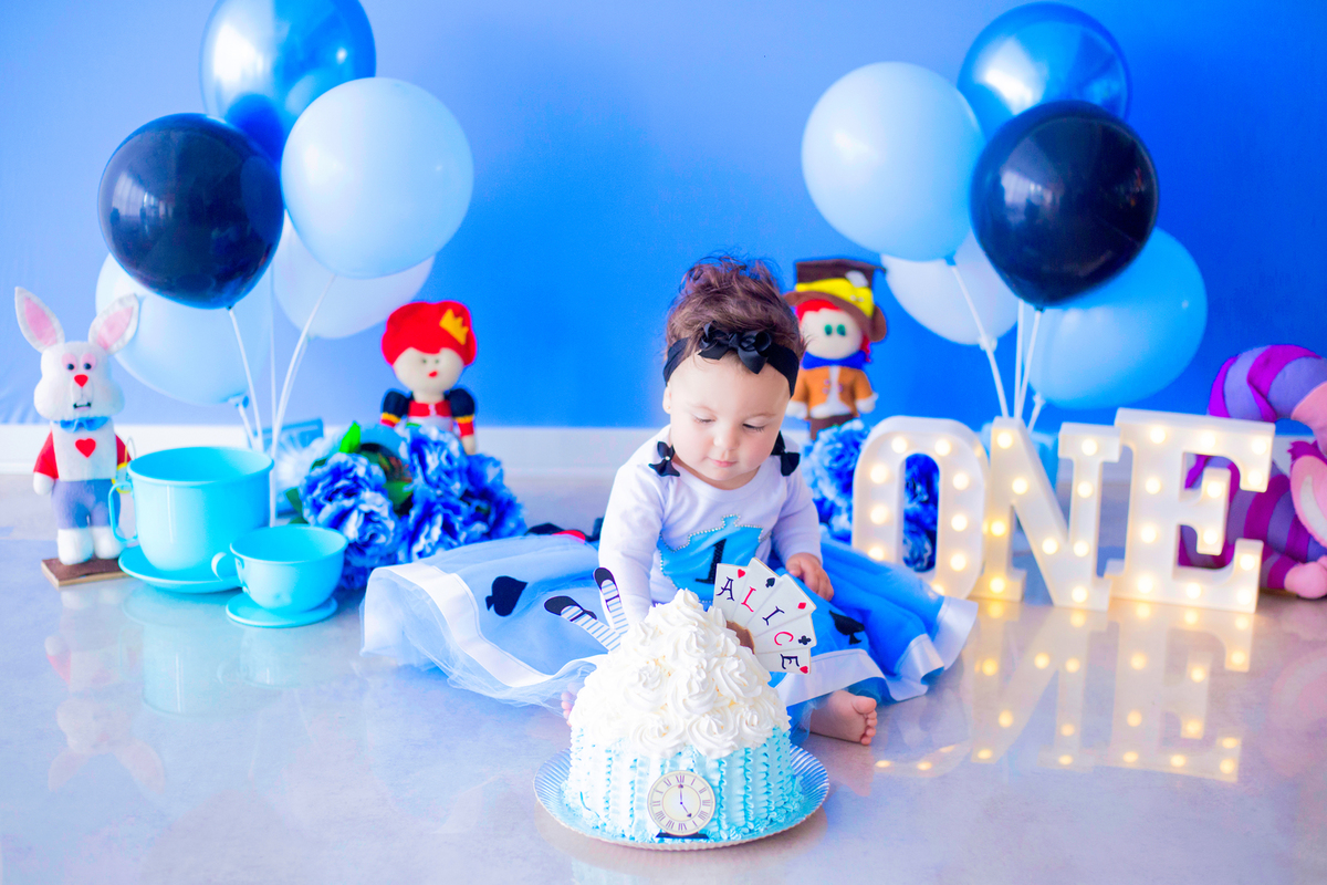 acompanhamento mensal de bebe caxias do sul figurino cenario tematico  personagem foto infantil serra gaucha fotografia familia mundo azul rosa ensaio fotografico crianca newborn baby menino menina smash the cake esmague o bolo banheira urso circo