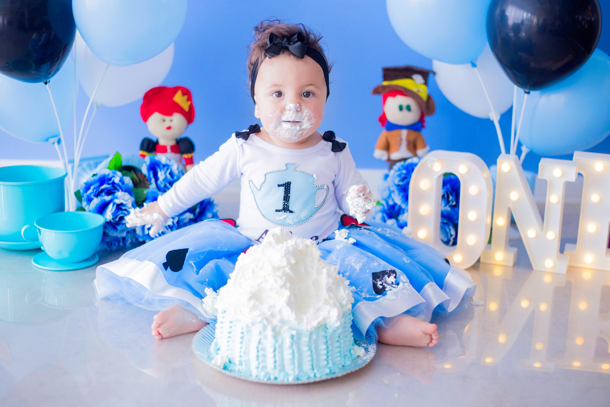 acompanhamento mensal de bebe caxias do sul figurino cenario tematico  personagem foto infantil serra gaucha fotografia familia mundo azul rosa ensaio fotografico crianca newborn baby menino menina smash the cake esmague o bolo banheira urso circo