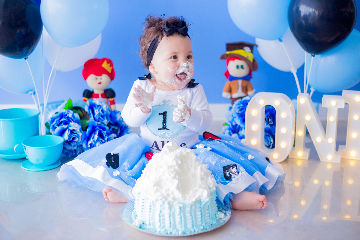 acompanhamento mensal de bebe caxias do sul figurino cenario tematico  personagem foto infantil serra gaucha fotografia familia mundo azul rosa ensaio fotografico crianca newborn baby menino menina smash the cake esmague o bolo banheira urso circo