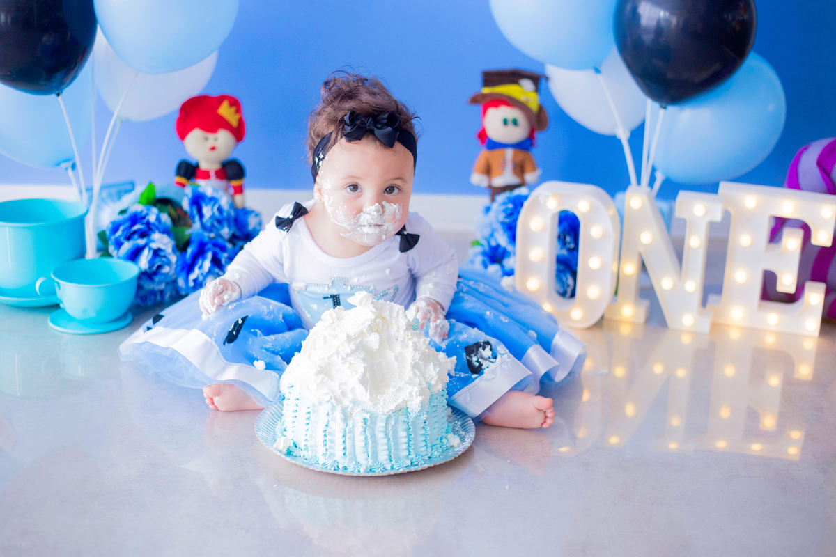 acompanhamento mensal de bebe caxias do sul figurino cenario tematico  personagem foto infantil serra gaucha fotografia familia mundo azul rosa ensaio fotografico crianca newborn baby menino menina smash the cake esmague o bolo banheira urso circo