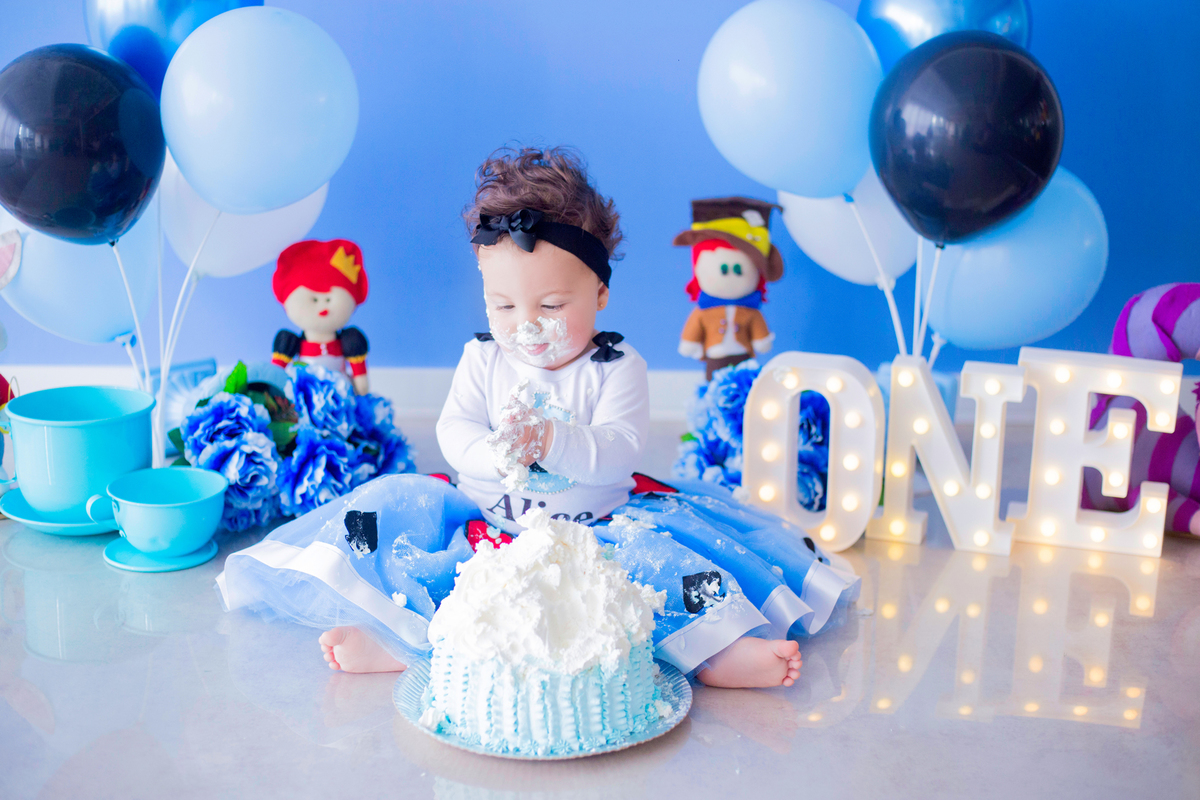 acompanhamento mensal de bebe caxias do sul figurino cenario tematico  personagem foto infantil serra gaucha fotografia familia mundo azul rosa ensaio fotografico crianca newborn baby menino menina smash the cake esmague o bolo banheira urso circo
