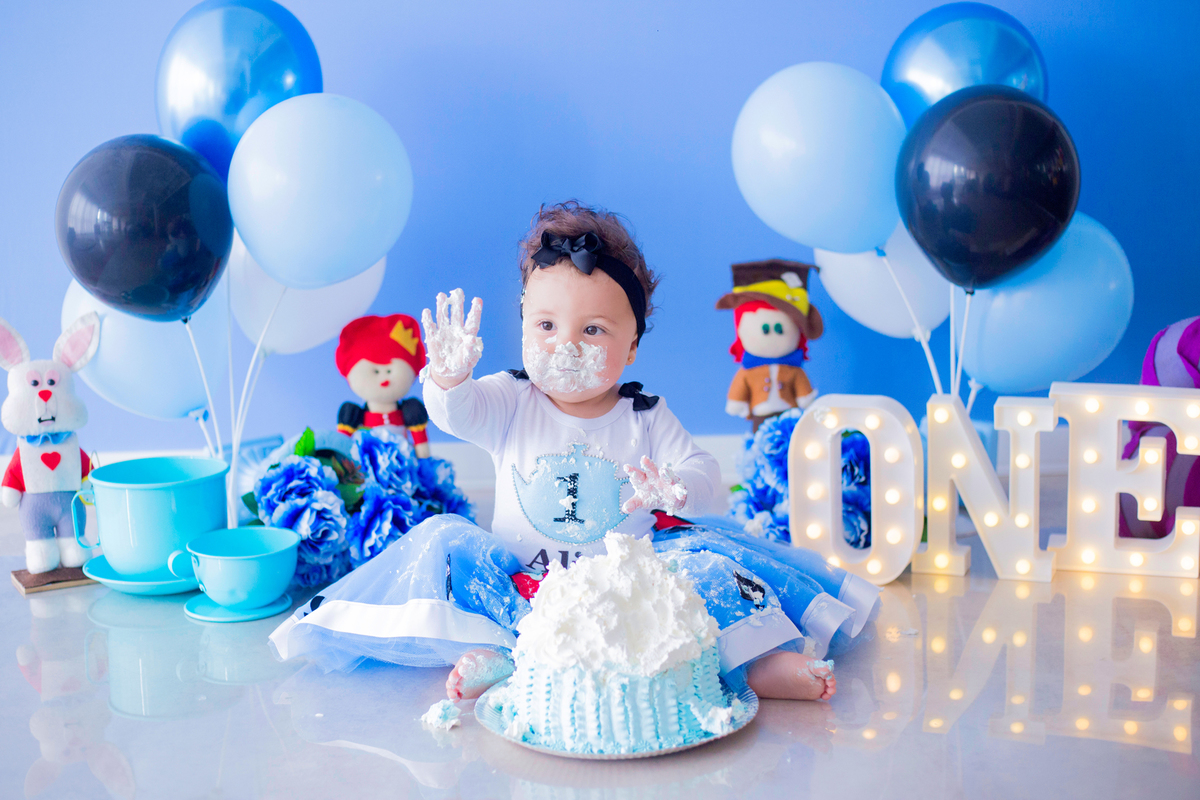 acompanhamento mensal de bebe caxias do sul figurino cenario tematico  personagem foto infantil serra gaucha fotografia familia mundo azul rosa ensaio fotografico crianca newborn baby menino menina smash the cake esmague o bolo banheira urso circo