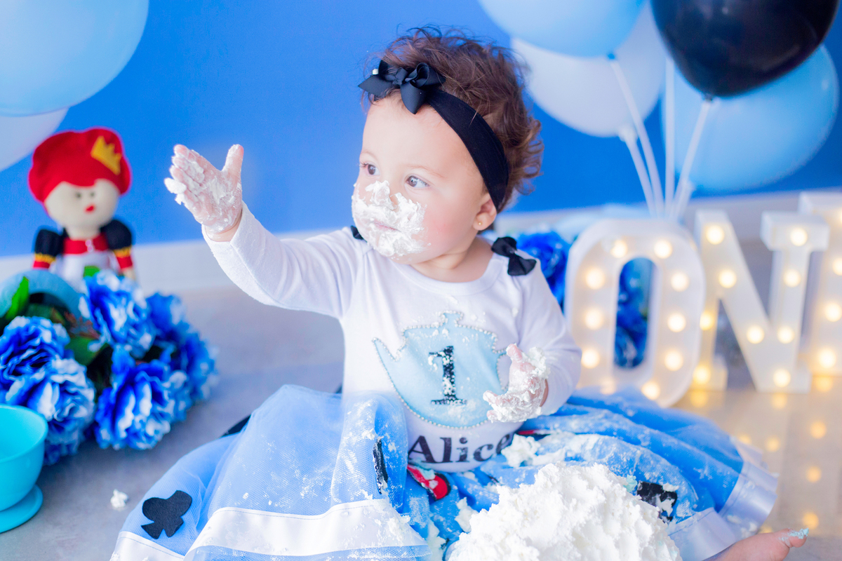 acompanhamento mensal de bebe caxias do sul figurino cenario tematico  personagem foto infantil serra gaucha fotografia familia mundo azul rosa ensaio fotografico crianca newborn baby menino menina smash the cake esmague o bolo banheira urso circo