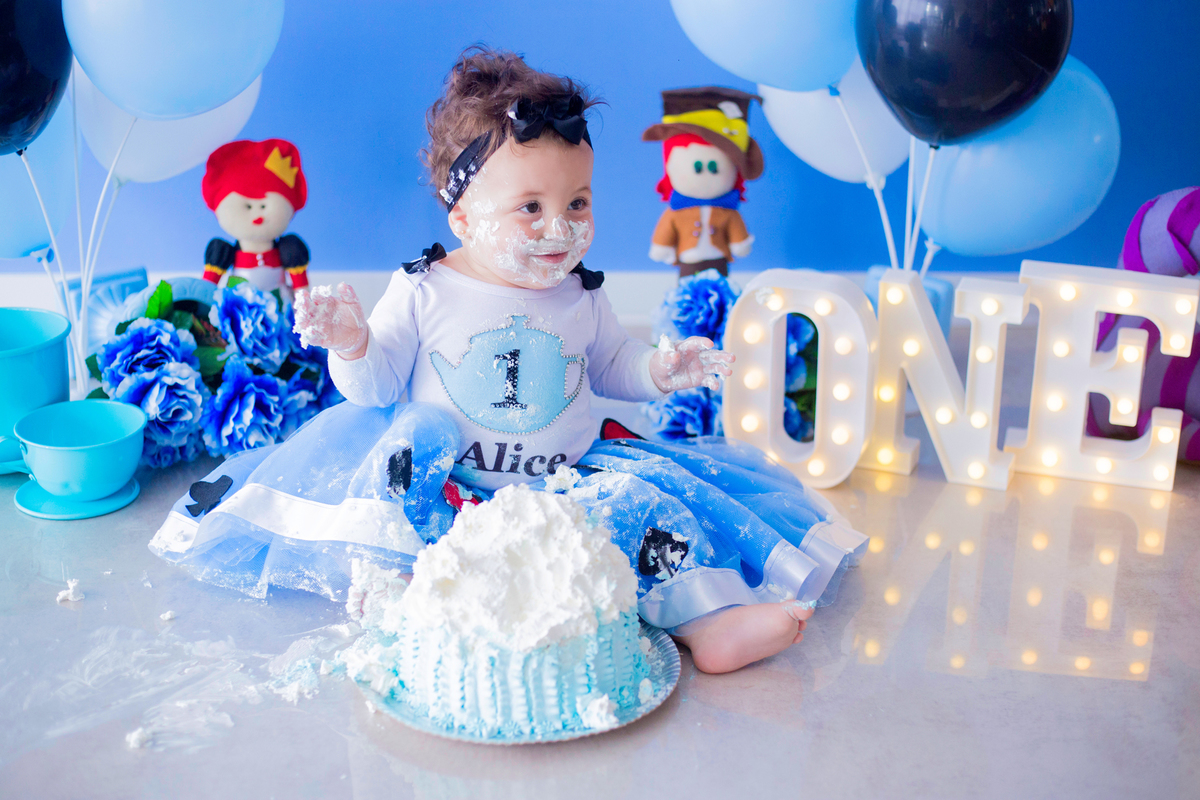 acompanhamento mensal de bebe caxias do sul figurino cenario tematico  personagem foto infantil serra gaucha fotografia familia mundo azul rosa ensaio fotografico crianca newborn baby menino menina smash the cake esmague o bolo banheira urso circo