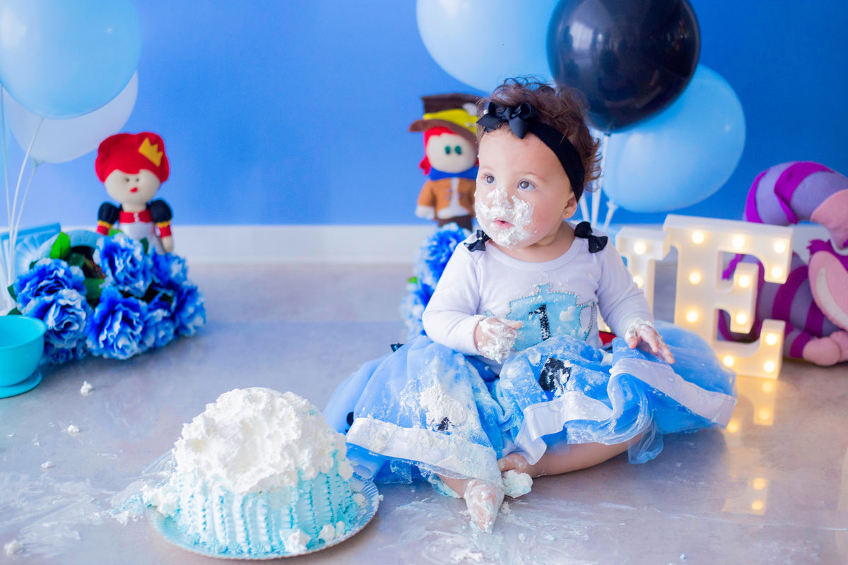 acompanhamento mensal de bebe caxias do sul figurino cenario tematico  personagem foto infantil serra gaucha fotografia familia mundo azul rosa ensaio fotografico crianca newborn baby menino menina smash the cake esmague o bolo banheira urso circo