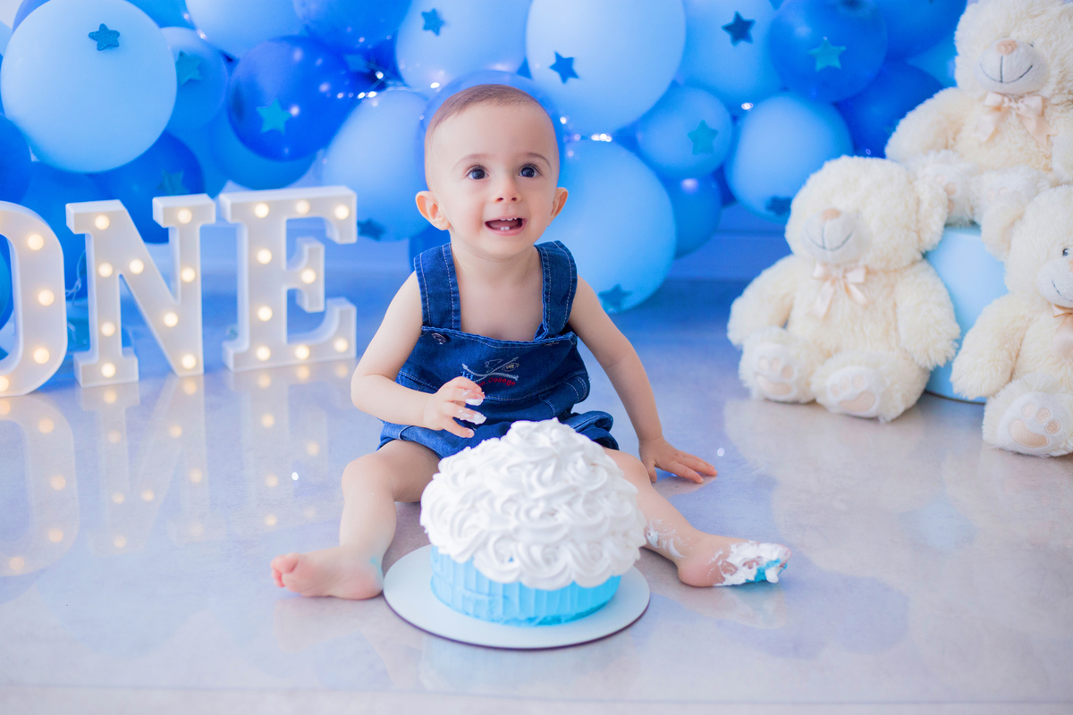 acompanhamento mensal de bebe caxias do sul figurino cenario tematico  personagem foto infantil serra gaucha fotografia familia mundo azul rosa ensaio fotografico crianca newborn baby menino menina smash the cake esmague o bolo banheira urso circo