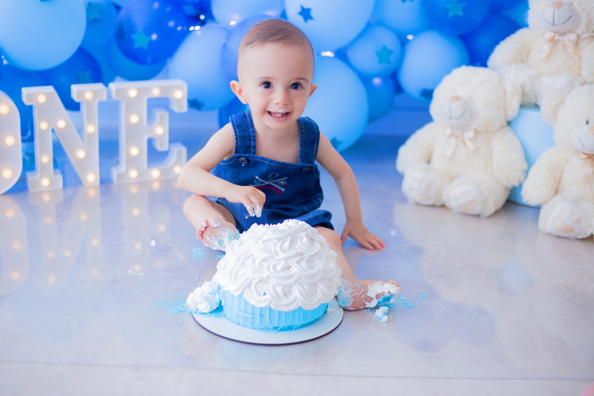 acompanhamento mensal de bebe caxias do sul figurino cenario tematico  personagem foto infantil serra gaucha fotografia familia mundo azul rosa ensaio fotografico crianca newborn baby menino menina smash the cake esmague o bolo banheira urso circo