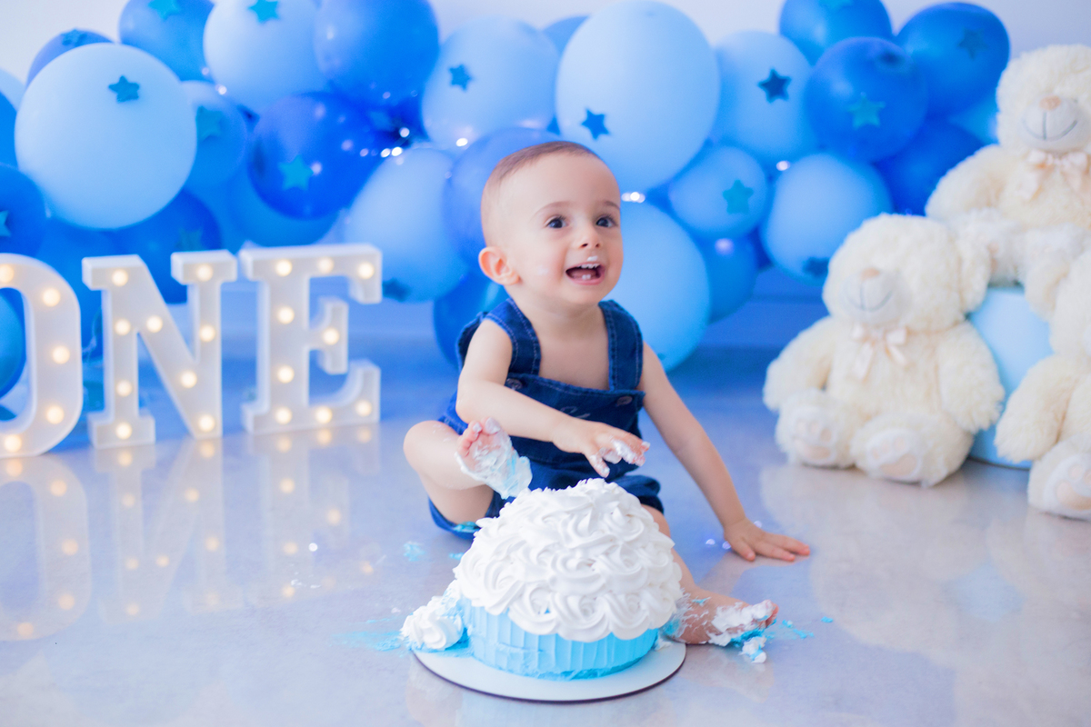 acompanhamento mensal de bebe caxias do sul figurino cenario tematico  personagem foto infantil serra gaucha fotografia familia mundo azul rosa ensaio fotografico crianca newborn baby menino menina smash the cake esmague o bolo banheira urso circo
