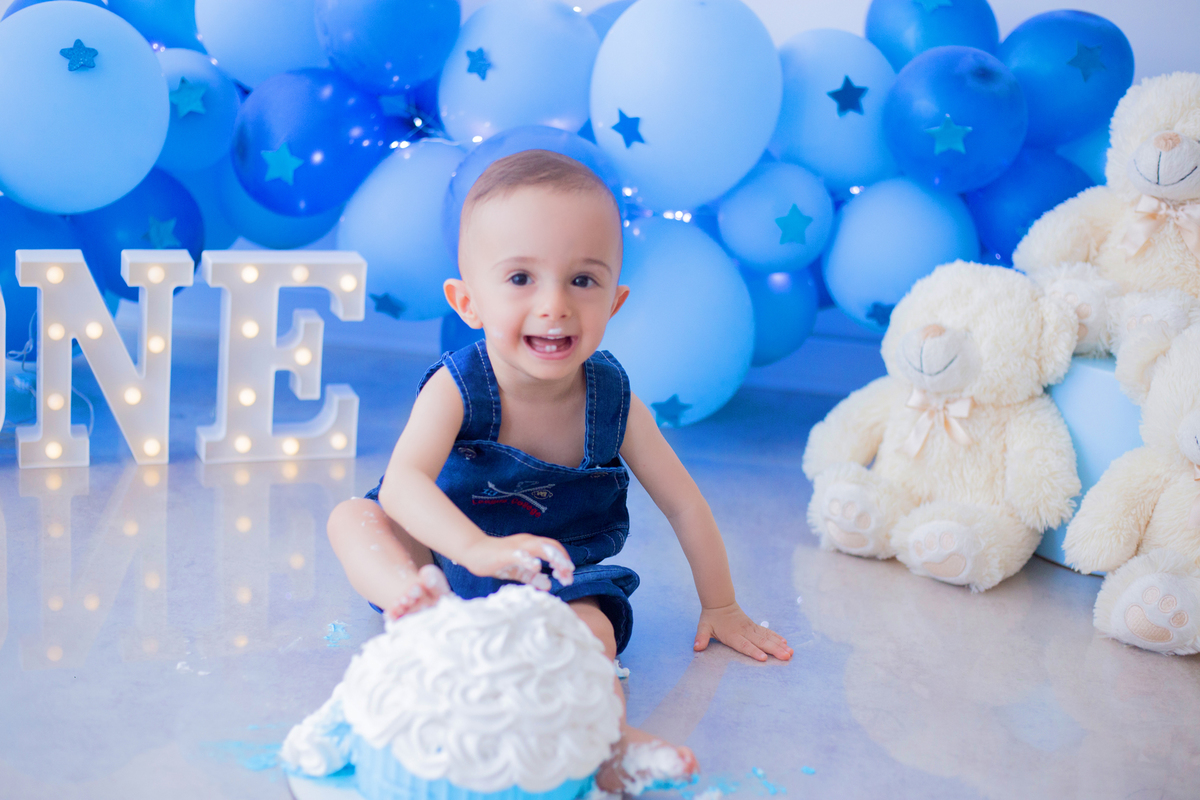 acompanhamento mensal de bebe caxias do sul figurino cenario tematico  personagem foto infantil serra gaucha fotografia familia mundo azul rosa ensaio fotografico crianca newborn baby menino menina smash the cake esmague o bolo banheira urso circo