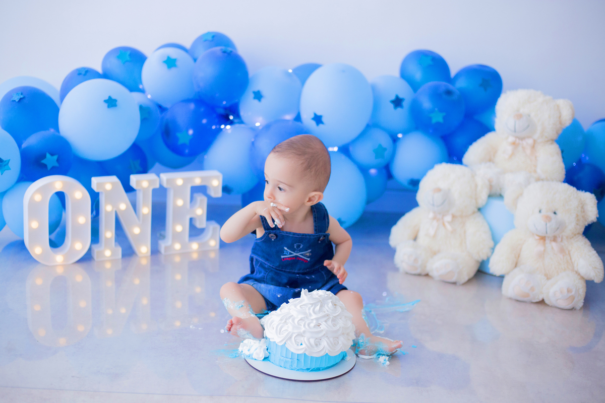 acompanhamento mensal de bebe caxias do sul figurino cenario tematico  personagem foto infantil serra gaucha fotografia familia mundo azul rosa ensaio fotografico crianca newborn baby menino menina smash the cake esmague o bolo banheira urso circo
