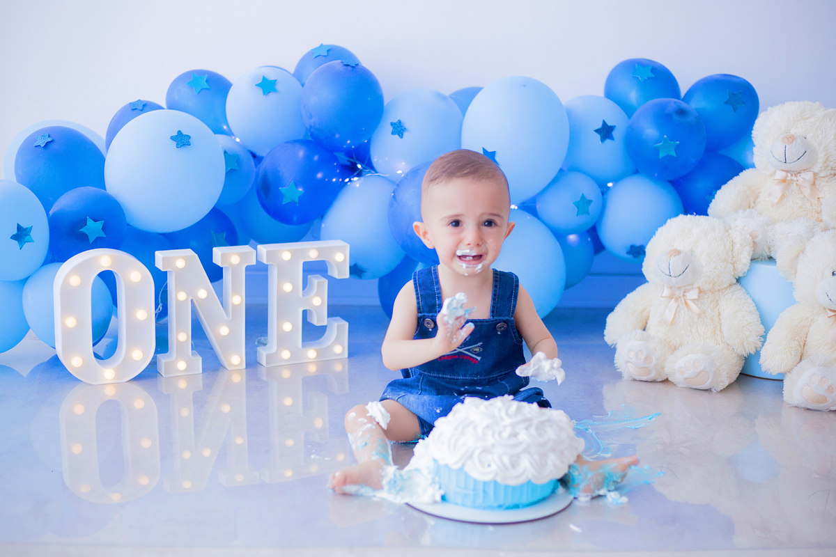 acompanhamento mensal de bebe caxias do sul figurino cenario tematico  personagem foto infantil serra gaucha fotografia familia mundo azul rosa ensaio fotografico crianca newborn baby menino menina smash the cake esmague o bolo banheira urso circo