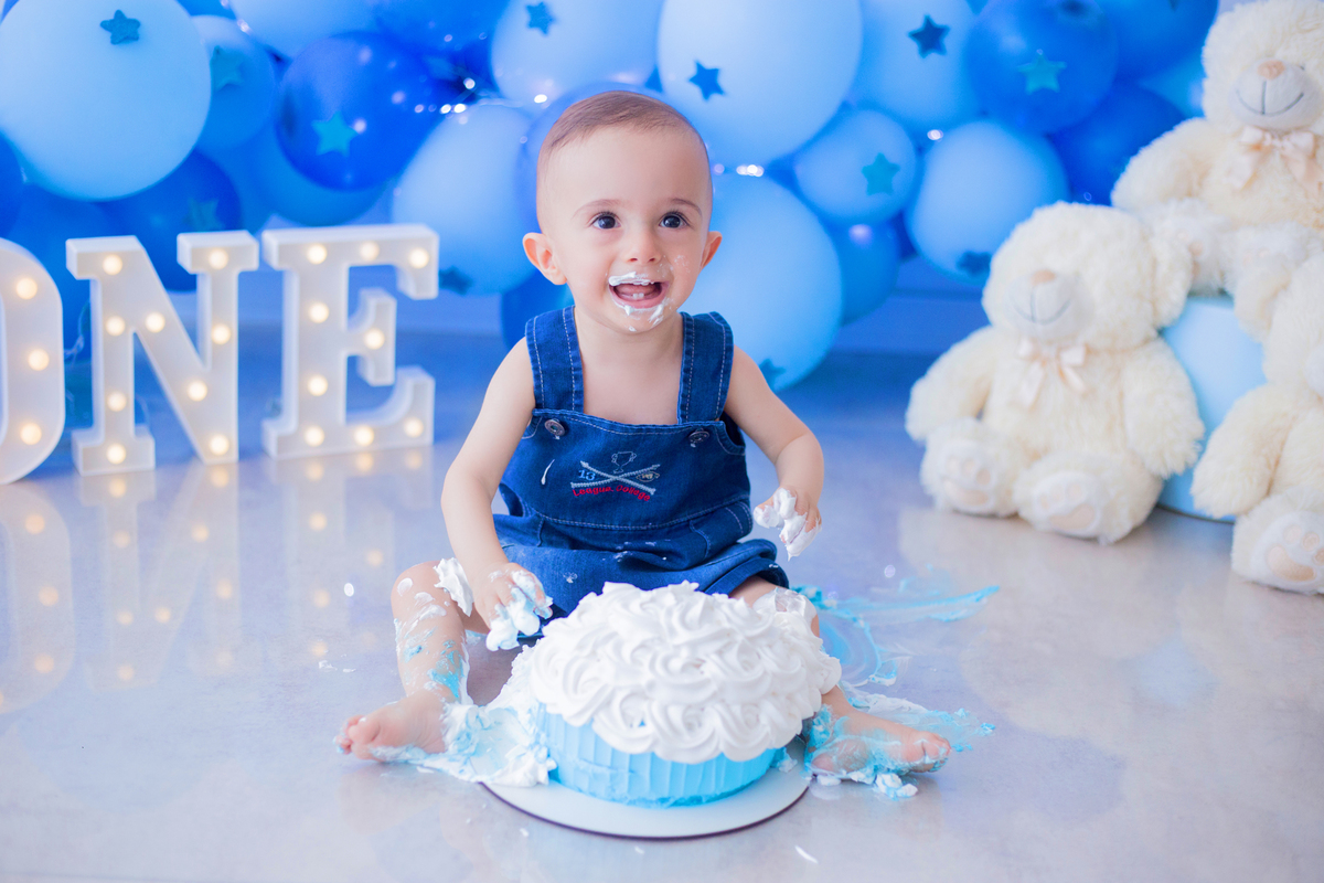 acompanhamento mensal de bebe caxias do sul figurino cenario tematico  personagem foto infantil serra gaucha fotografia familia mundo azul rosa ensaio fotografico crianca newborn baby menino menina smash the cake esmague o bolo banheira urso circo