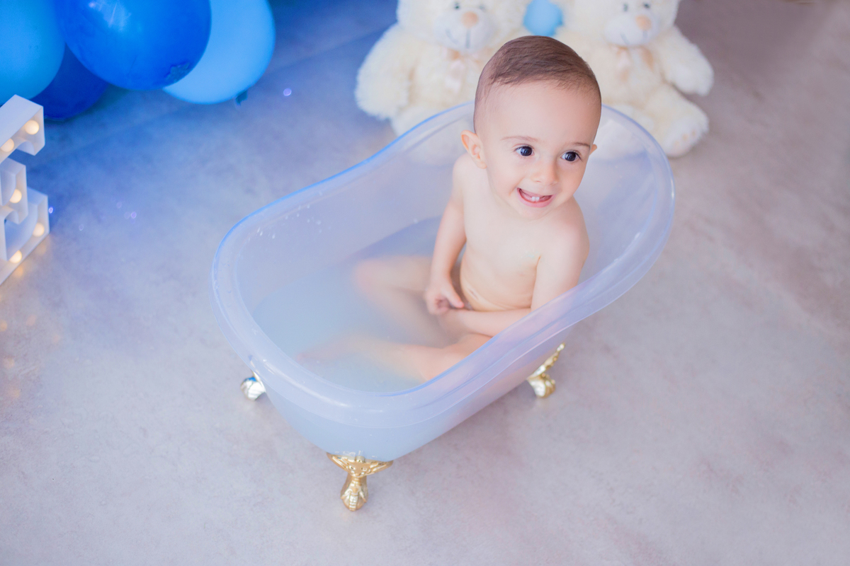 acompanhamento mensal de bebe caxias do sul figurino cenario tematico  personagem foto infantil serra gaucha fotografia familia mundo azul rosa ensaio fotografico crianca newborn baby menino menina smash the cake esmague o bolo banheira urso circo