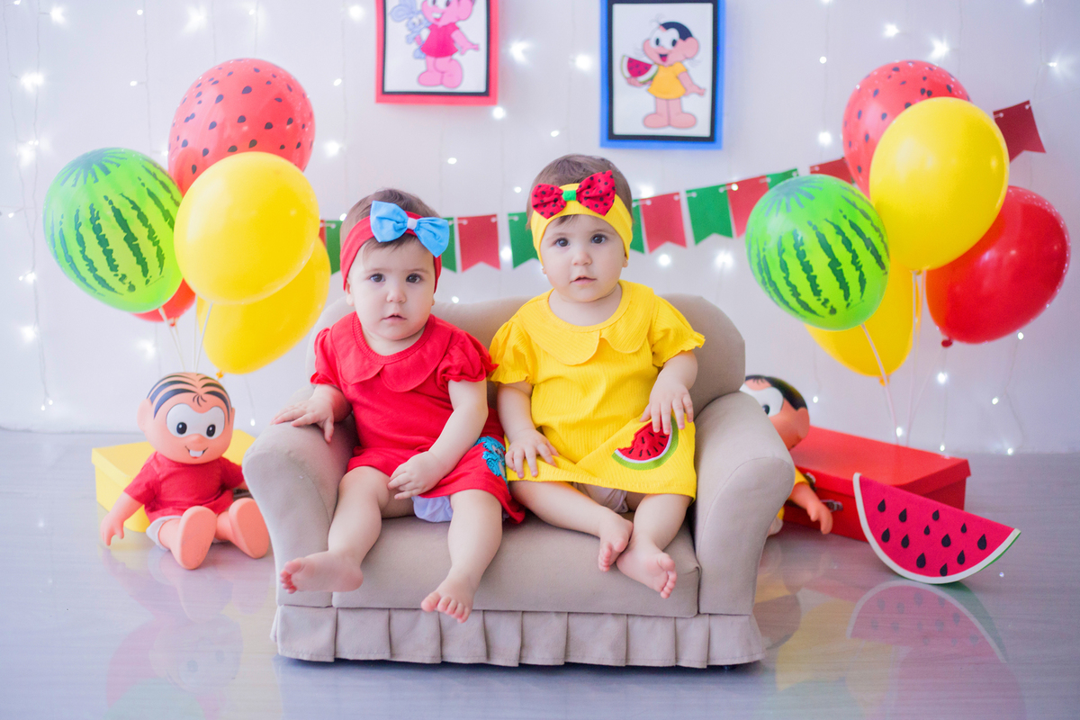 acompanhamento mensal de bebe caxias do sul figurino cenario tematico  personagem foto infantil serra gaucha fotografia familia mundo azul rosa ensaio fotografico crianca newborn baby menino menina smash the cake esmague o bolo banheira urso circo
