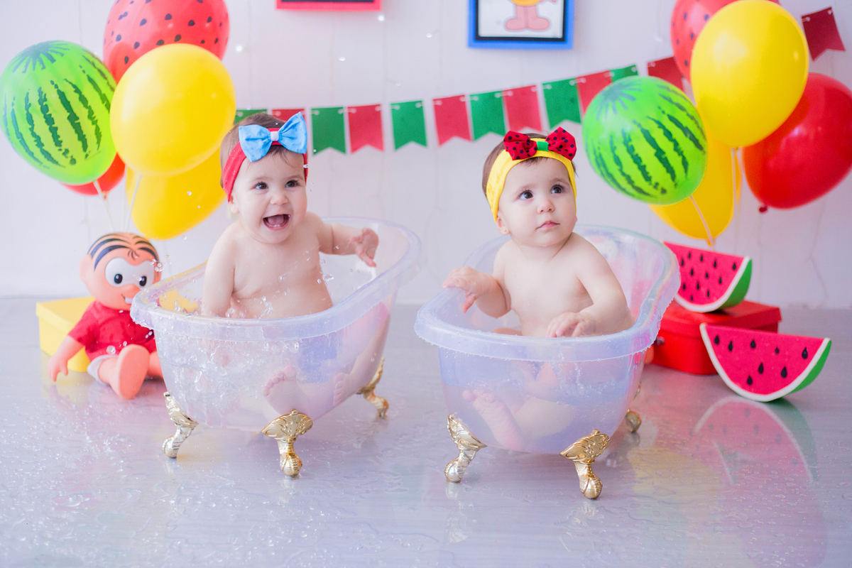 acompanhamento mensal de bebe caxias do sul figurino cenario tematico  personagem foto infantil serra gaucha fotografia familia mundo azul rosa ensaio fotografico crianca newborn baby menino menina smash the cake esmague o bolo banheira urso circo