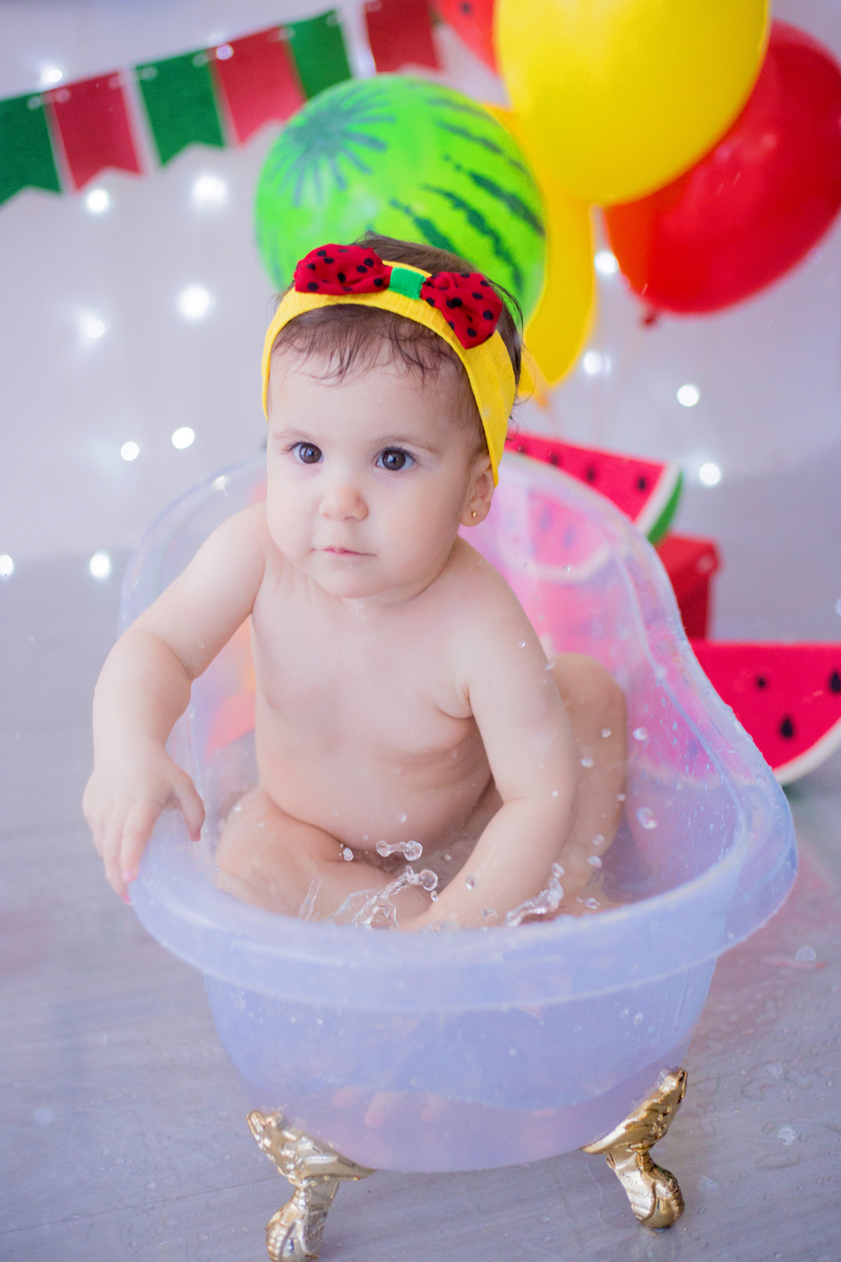 acompanhamento mensal de bebe caxias do sul figurino cenario tematico  personagem foto infantil serra gaucha fotografia familia mundo azul rosa ensaio fotografico crianca newborn baby menino menina smash the cake esmague o bolo banheira urso circo