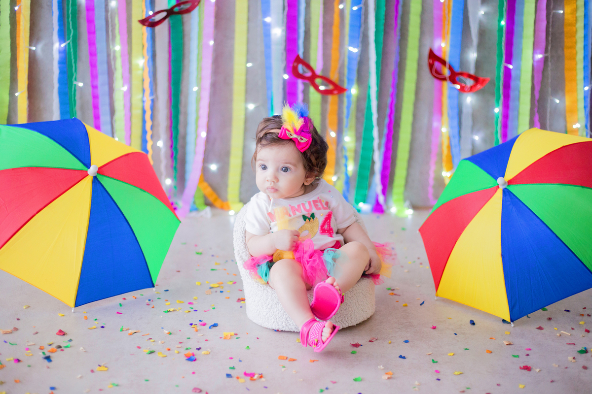 acompanhamento mensal de bebe caxias do sul figurino cenario tematico  personagem foto infantil serra gaucha fotografia familia mundo azul rosa ensaio fotografico crianca newborn baby menino menina smash the cake esmague o bolo banheira urso circo