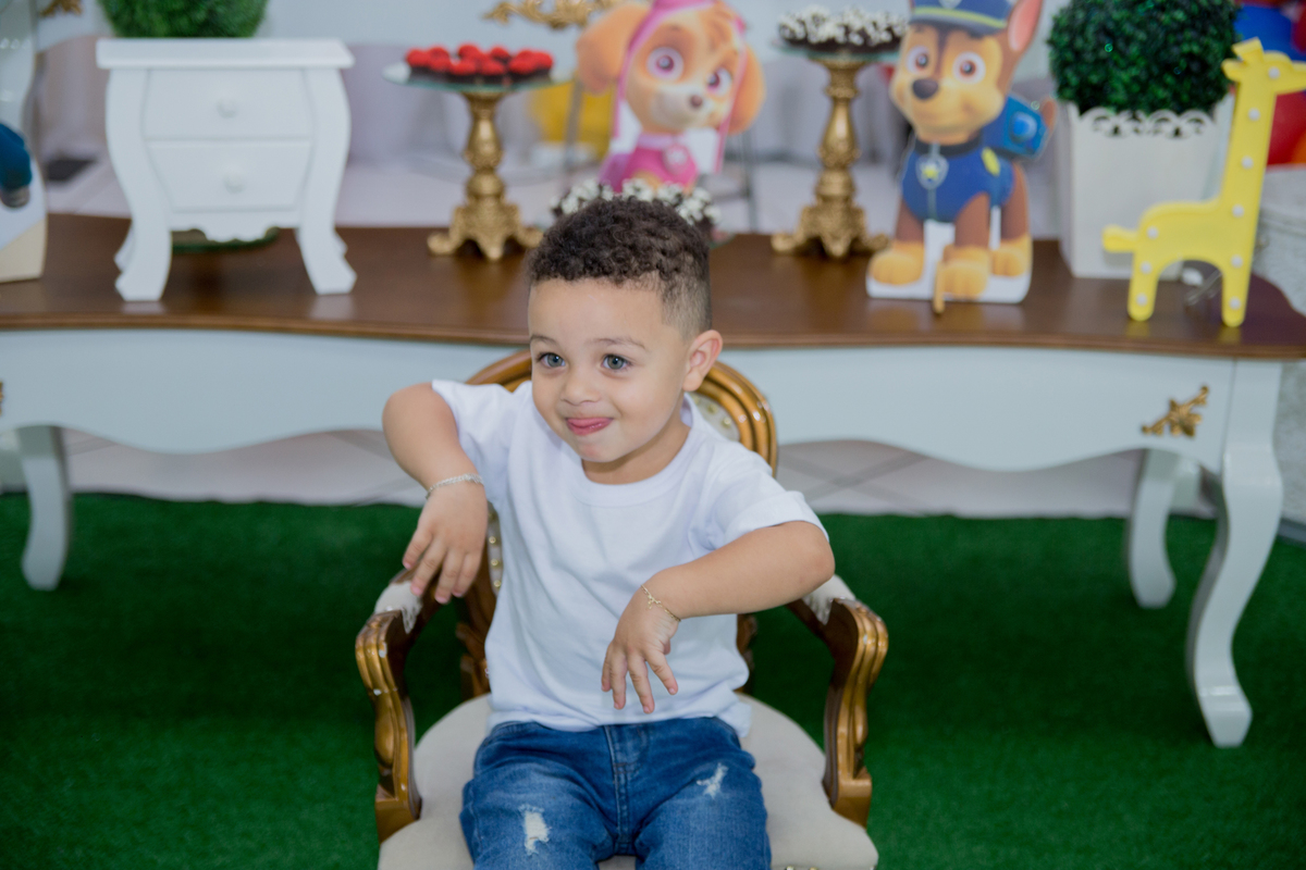 acompanhamento mensal de bebe caxias do sul figurino cenario tematico  personagem foto infantil serra gaucha fotografia familia mundo azul rosa ensaio fotografico crianca newborn baby menino menina smash the cake esmague o bolo banheira urso circo