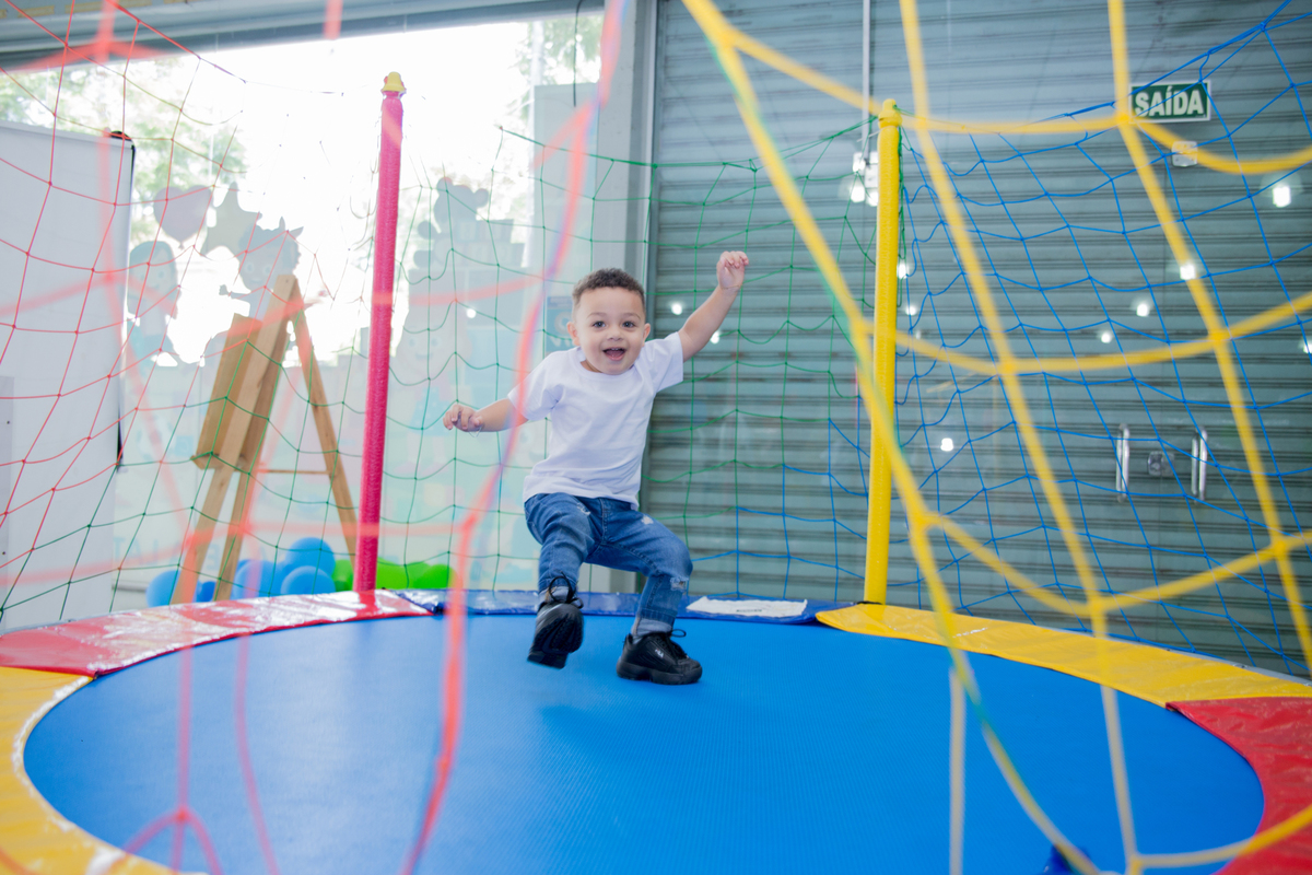 acompanhamento mensal de bebe caxias do sul figurino cenario tematico  personagem foto infantil serra gaucha fotografia familia mundo azul rosa ensaio fotografico crianca newborn baby menino menina smash the cake esmague o bolo banheira urso circo