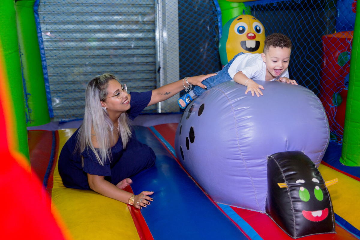 acompanhamento mensal de bebe caxias do sul figurino cenario tematico  personagem foto infantil serra gaucha fotografia familia mundo azul rosa ensaio fotografico crianca newborn baby menino menina smash the cake esmague o bolo banheira urso circo