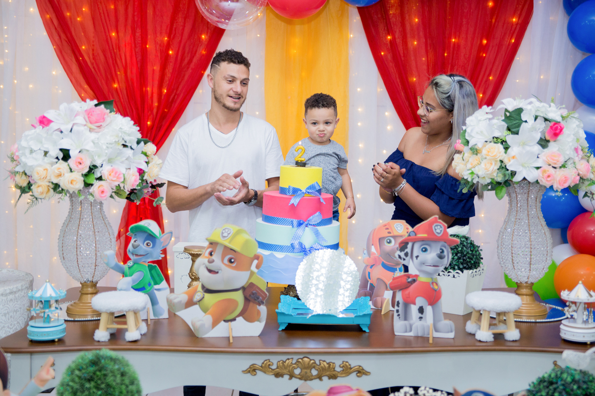 acompanhamento mensal de bebe caxias do sul figurino cenario tematico  personagem foto infantil serra gaucha fotografia familia mundo azul rosa ensaio fotografico crianca newborn baby menino menina smash the cake esmague o bolo banheira urso circo
