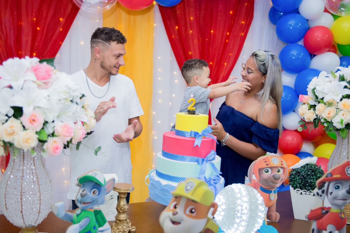 acompanhamento mensal de bebe caxias do sul figurino cenario tematico  personagem foto infantil serra gaucha fotografia familia mundo azul rosa ensaio fotografico crianca newborn baby menino menina smash the cake esmague o bolo banheira urso circo