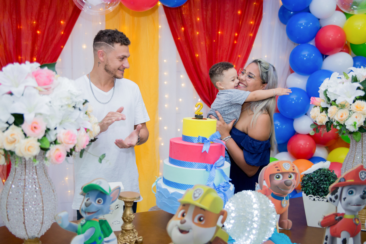 acompanhamento mensal de bebe caxias do sul figurino cenario tematico  personagem foto infantil serra gaucha fotografia familia mundo azul rosa ensaio fotografico crianca newborn baby menino menina smash the cake esmague o bolo banheira urso circo