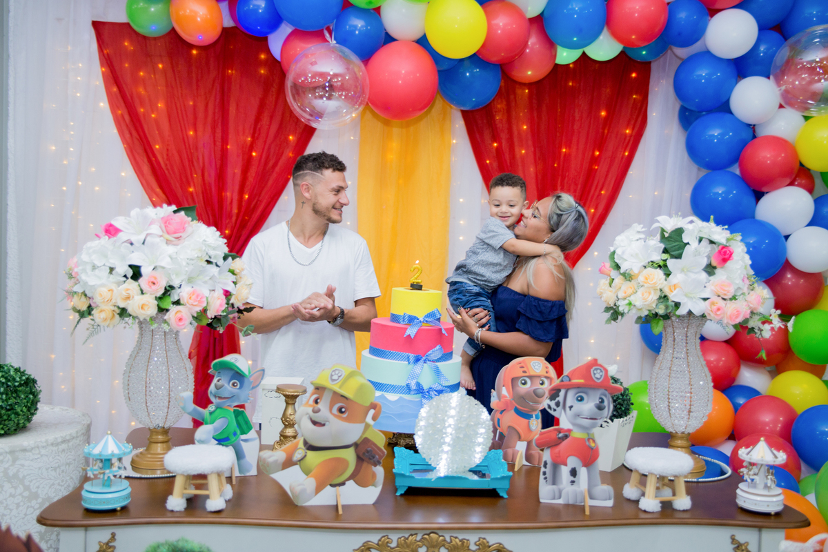 acompanhamento mensal de bebe caxias do sul figurino cenario tematico  personagem foto infantil serra gaucha fotografia familia mundo azul rosa ensaio fotografico crianca newborn baby menino menina smash the cake esmague o bolo banheira urso circo