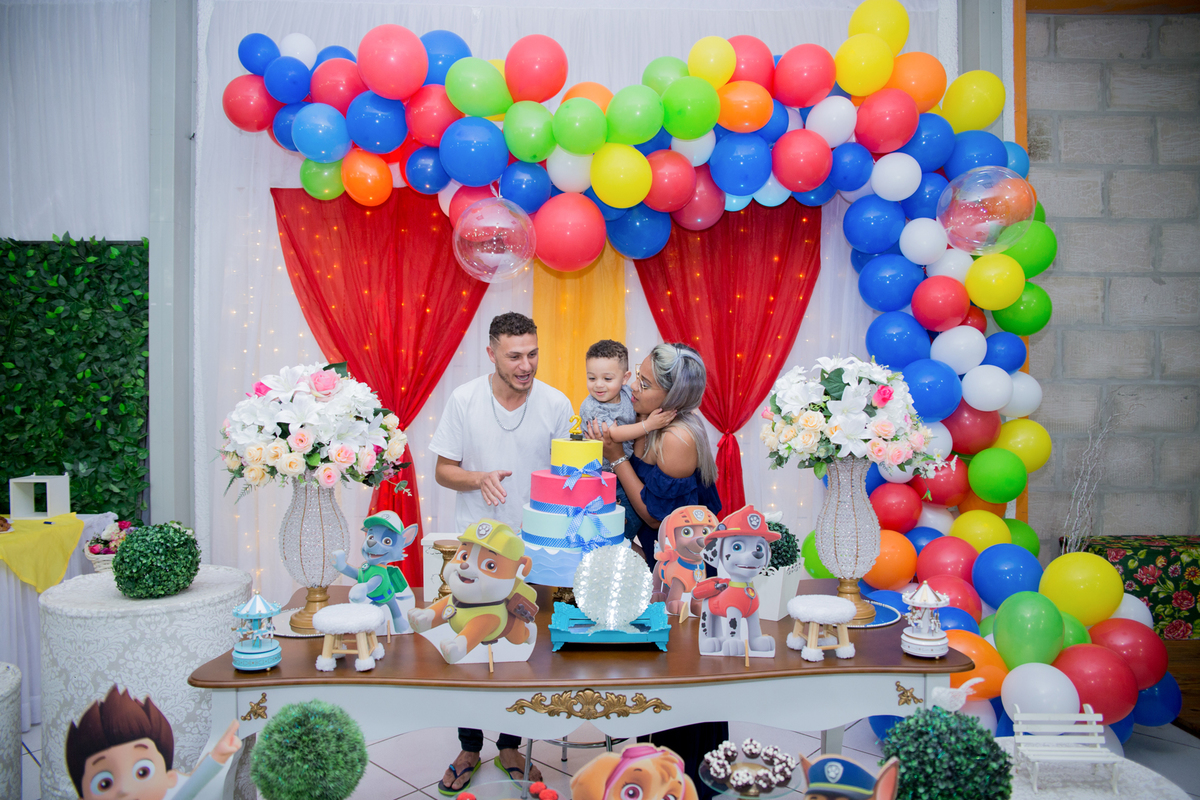 acompanhamento mensal de bebe caxias do sul figurino cenario tematico  personagem foto infantil serra gaucha fotografia familia mundo azul rosa ensaio fotografico crianca newborn baby menino menina smash the cake esmague o bolo banheira urso circo