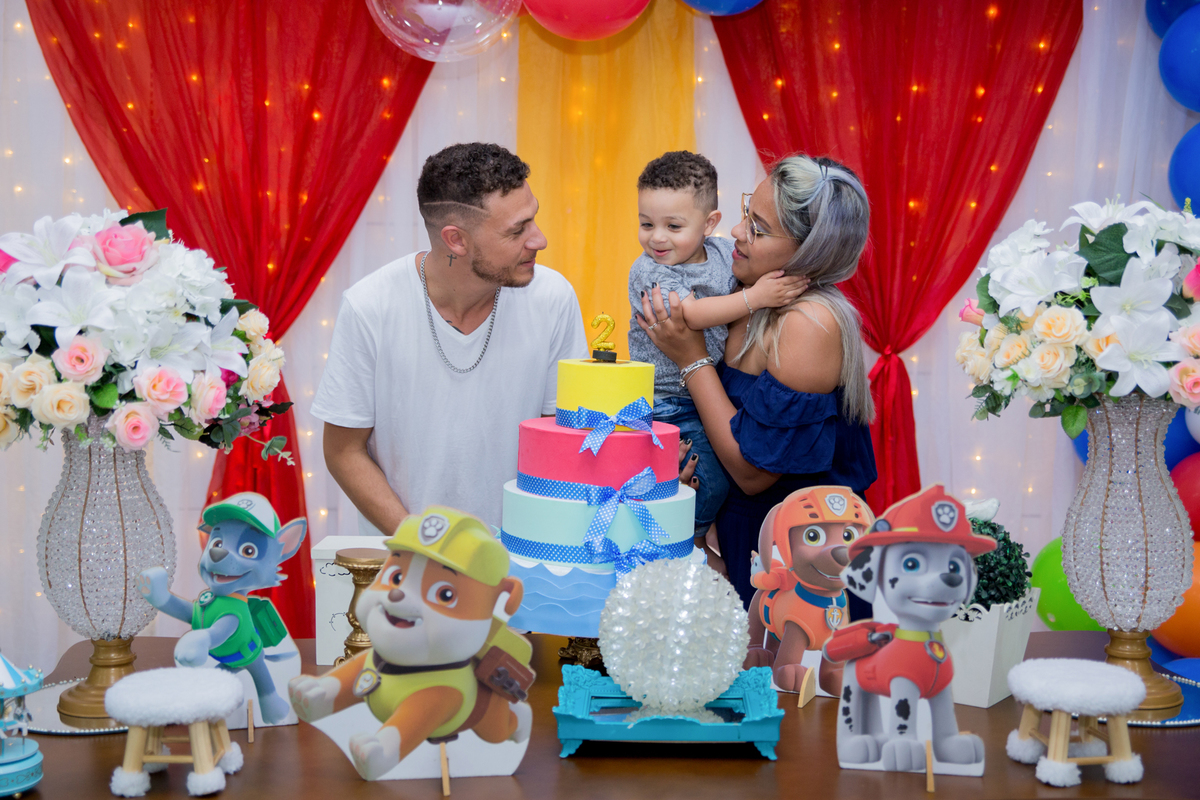 acompanhamento mensal de bebe caxias do sul figurino cenario tematico  personagem foto infantil serra gaucha fotografia familia mundo azul rosa ensaio fotografico crianca newborn baby menino menina smash the cake esmague o bolo banheira urso circo