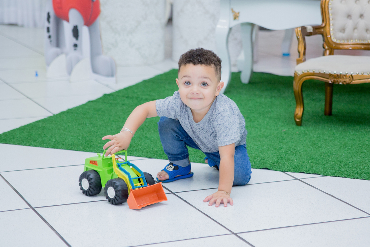 acompanhamento mensal de bebe caxias do sul figurino cenario tematico  personagem foto infantil serra gaucha fotografia familia mundo azul rosa ensaio fotografico crianca newborn baby menino menina smash the cake esmague o bolo banheira urso circo