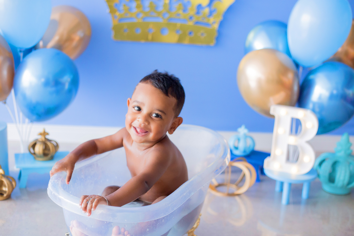 acompanhamento mensal de bebe caxias do sul figurino cenario tematico  personagem foto infantil serra gaucha fotografia familia mundo azul rosa ensaio fotografico crianca newborn baby menino menina smash the cake esmague o bolo banheira urso circo