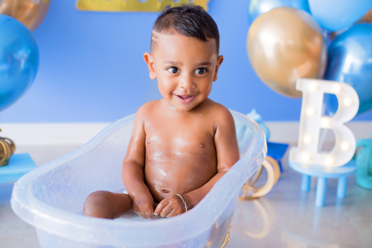 acompanhamento mensal de bebe caxias do sul figurino cenario tematico  personagem foto infantil serra gaucha fotografia familia mundo azul rosa ensaio fotografico crianca newborn baby menino menina smash the cake esmague o bolo banheira urso circo