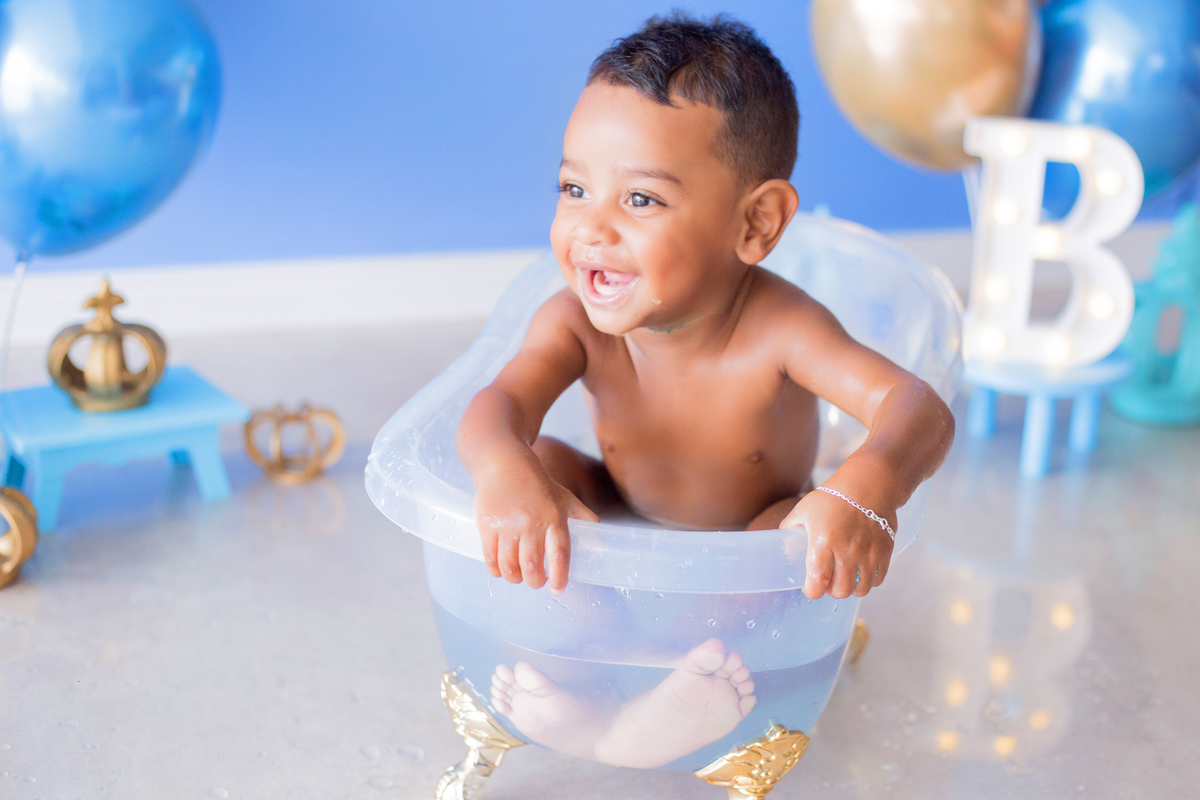 acompanhamento mensal de bebe caxias do sul figurino cenario tematico  personagem foto infantil serra gaucha fotografia familia mundo azul rosa ensaio fotografico crianca newborn baby menino menina smash the cake esmague o bolo banheira urso circo